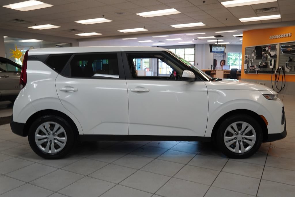 Used 2022 Kia Soul LX FWD image 14