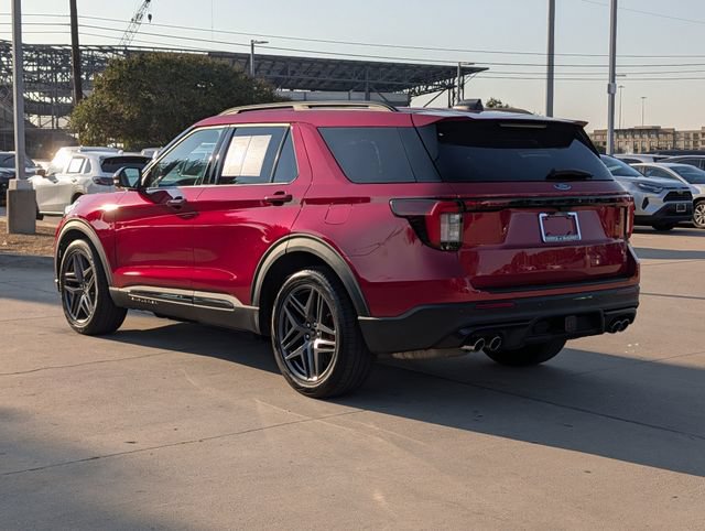 Used 2025 Ford Explorer ST AWD/4WD image 9