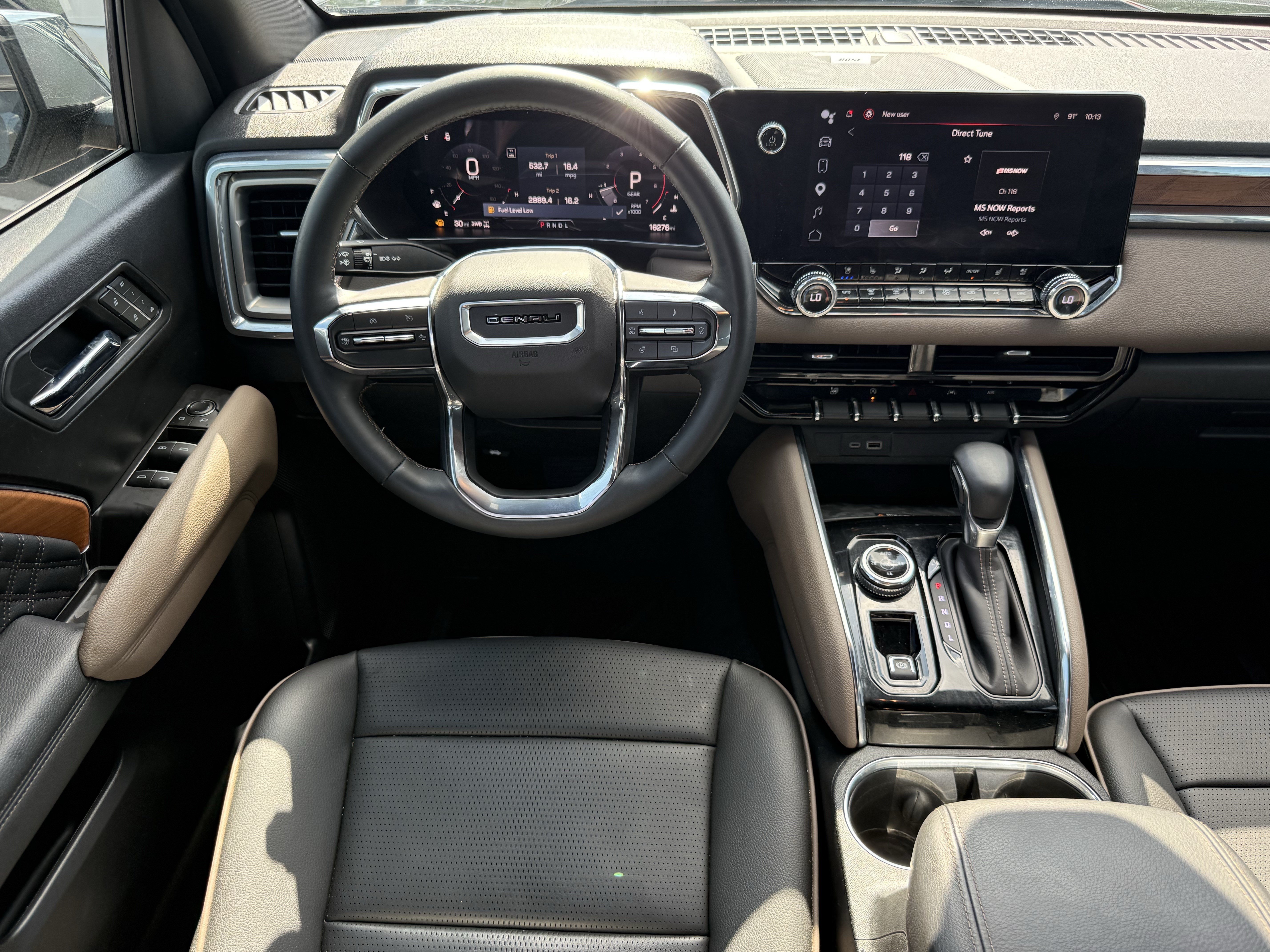 Used 2023 GMC Canyon Denali w/ Denali Black Edition AWD/4WD image 14