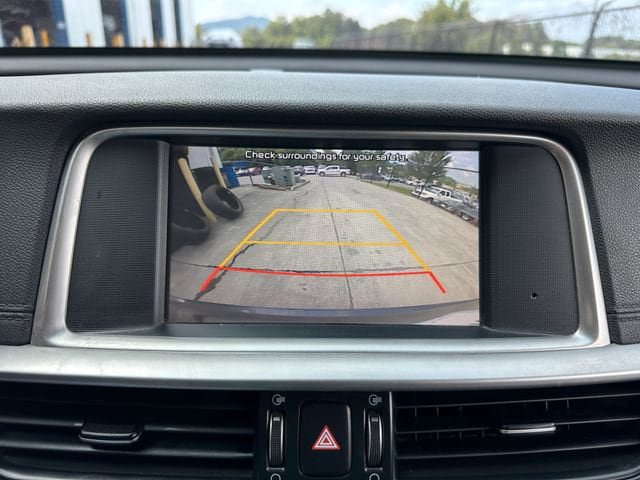 Used 2020 Kia Optima SE FWD image 21