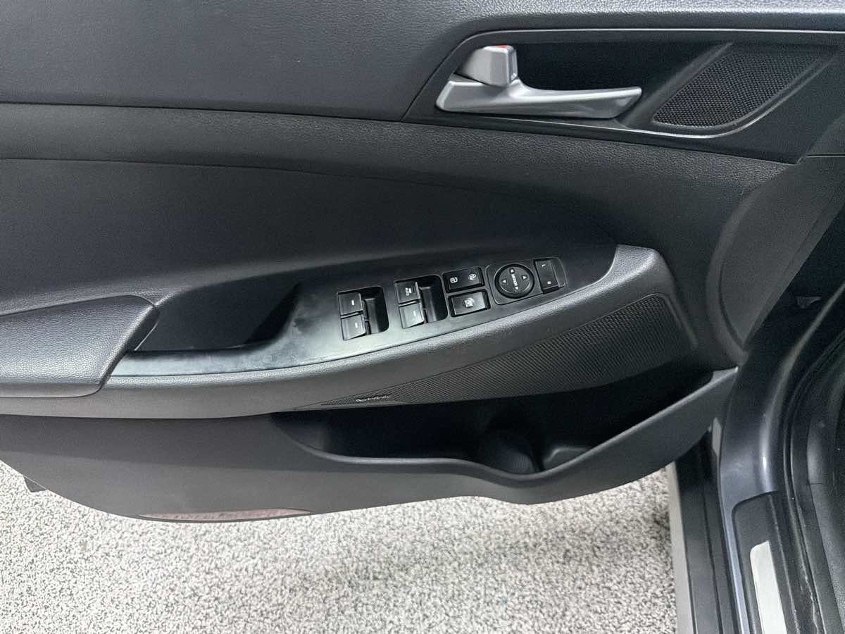 Used 2017 Hyundai Tucson Limited w/ Limited Ultimate Package 03 FWD image 13
