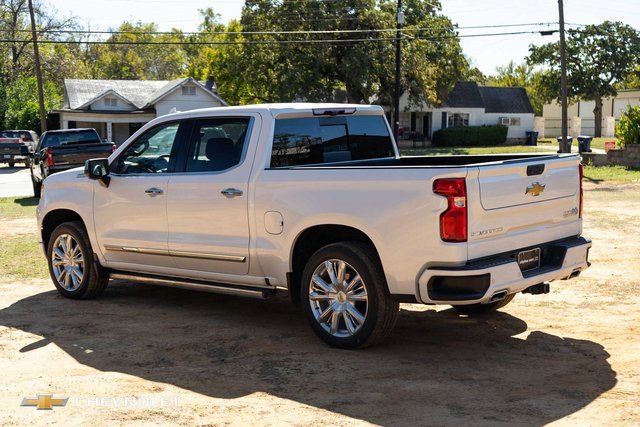 Used 2022 Chevrolet Silverado 1500 High Country w/ High Country Premium Package image 8