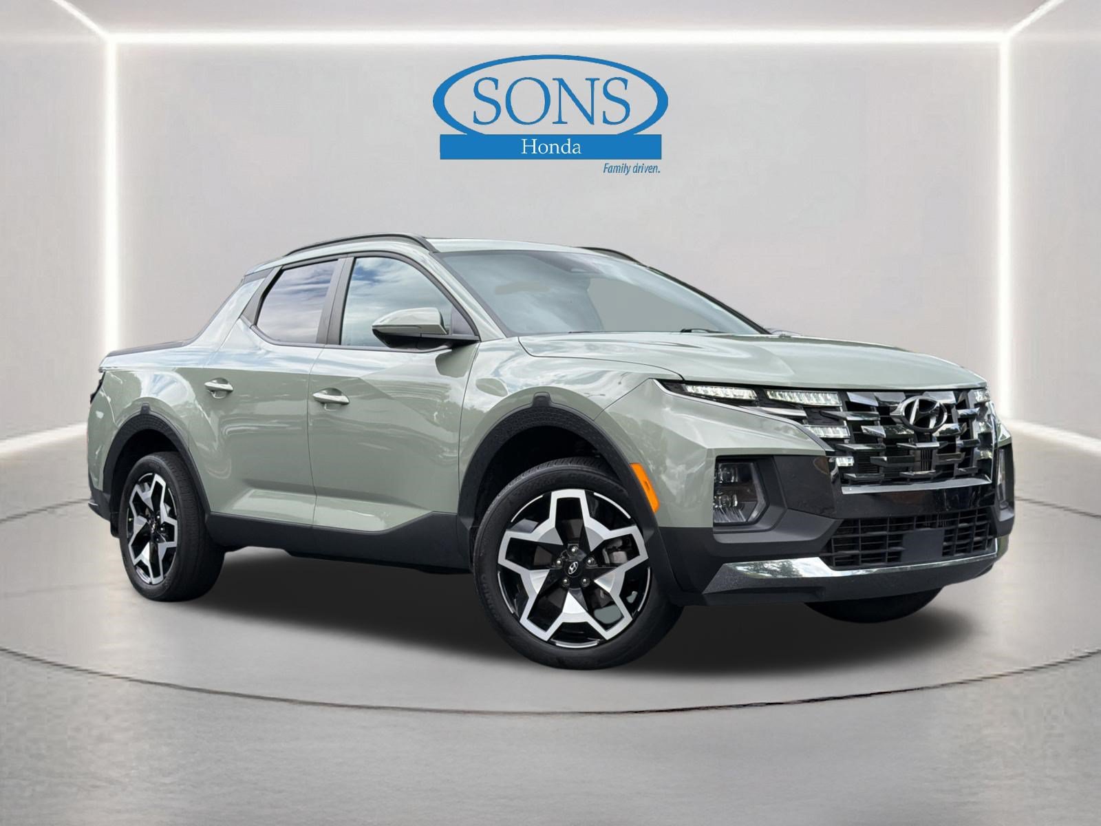 Used 2024 Hyundai Santa Cruz Limited AWD/4WD image 1