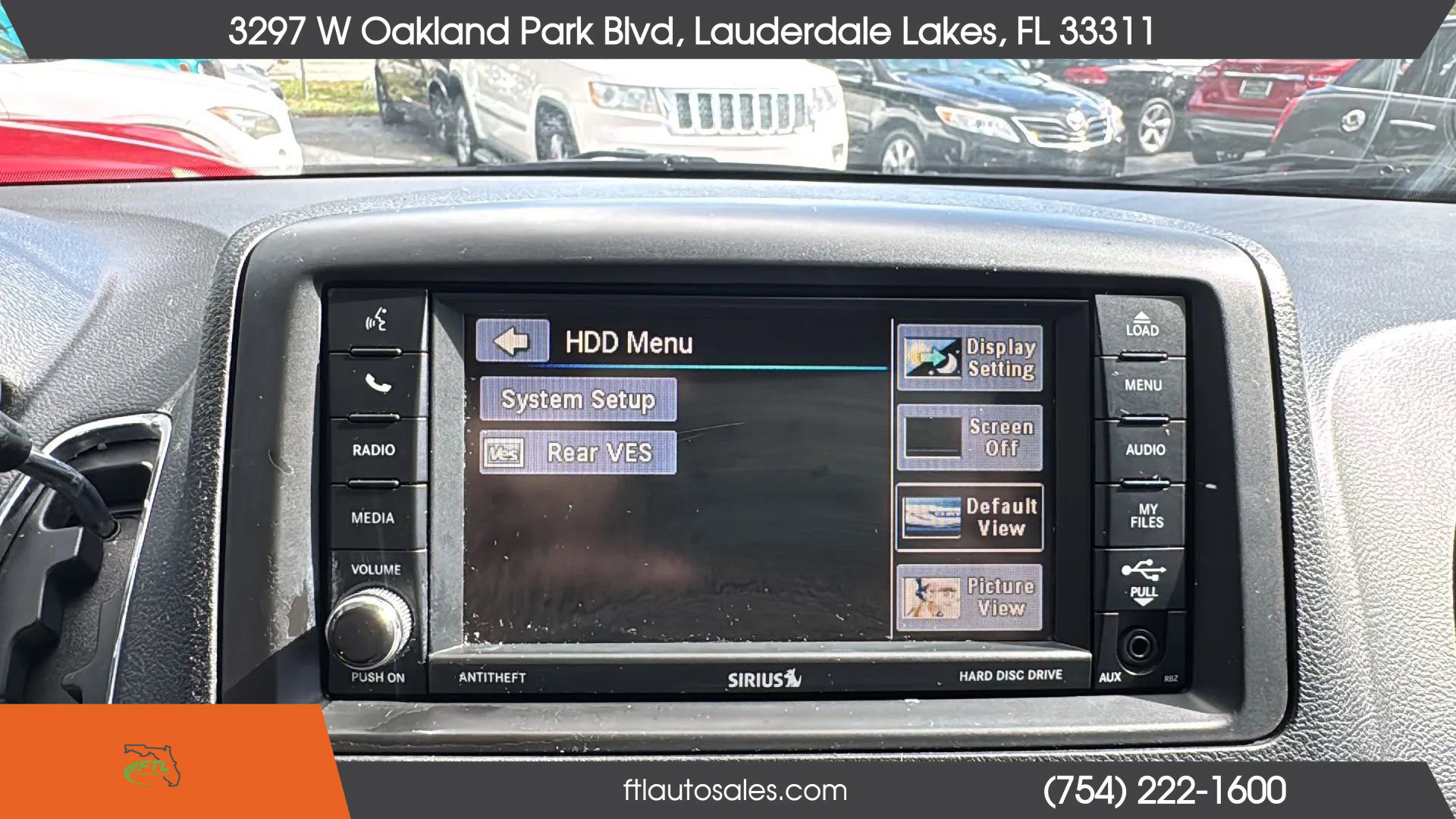 Used 2013 Chrysler Town & Country Touring image 56