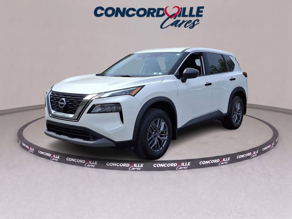 Used 2023 Nissan Rogue S AWD/4WD image 3