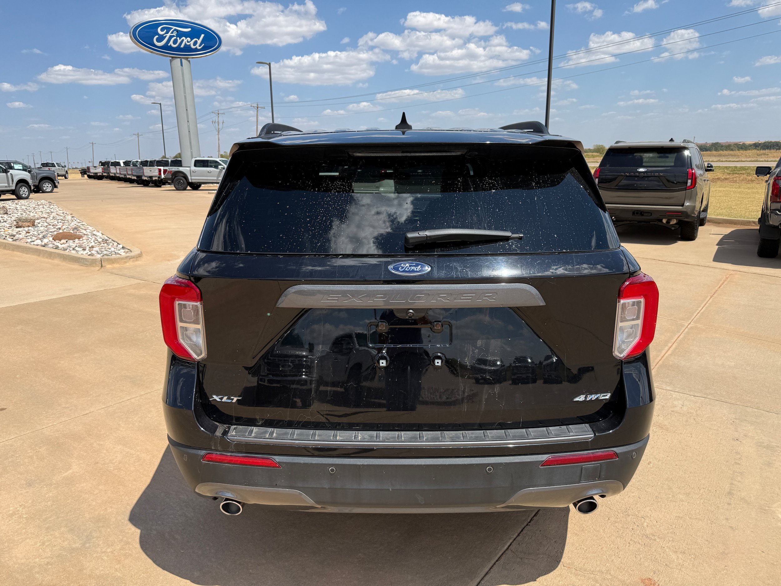 Used 2021 Ford Explorer XLT w/ Equipment Group 202A AWD/4WD image 6