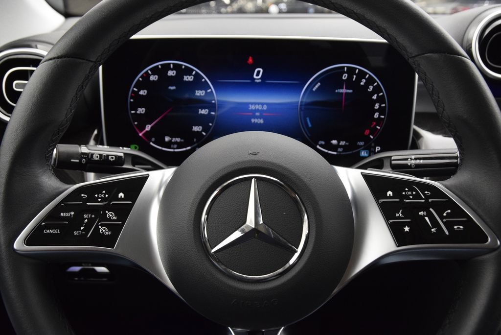 Used 2025 Mercedes-Benz GLC 350e 4MATIC image 21