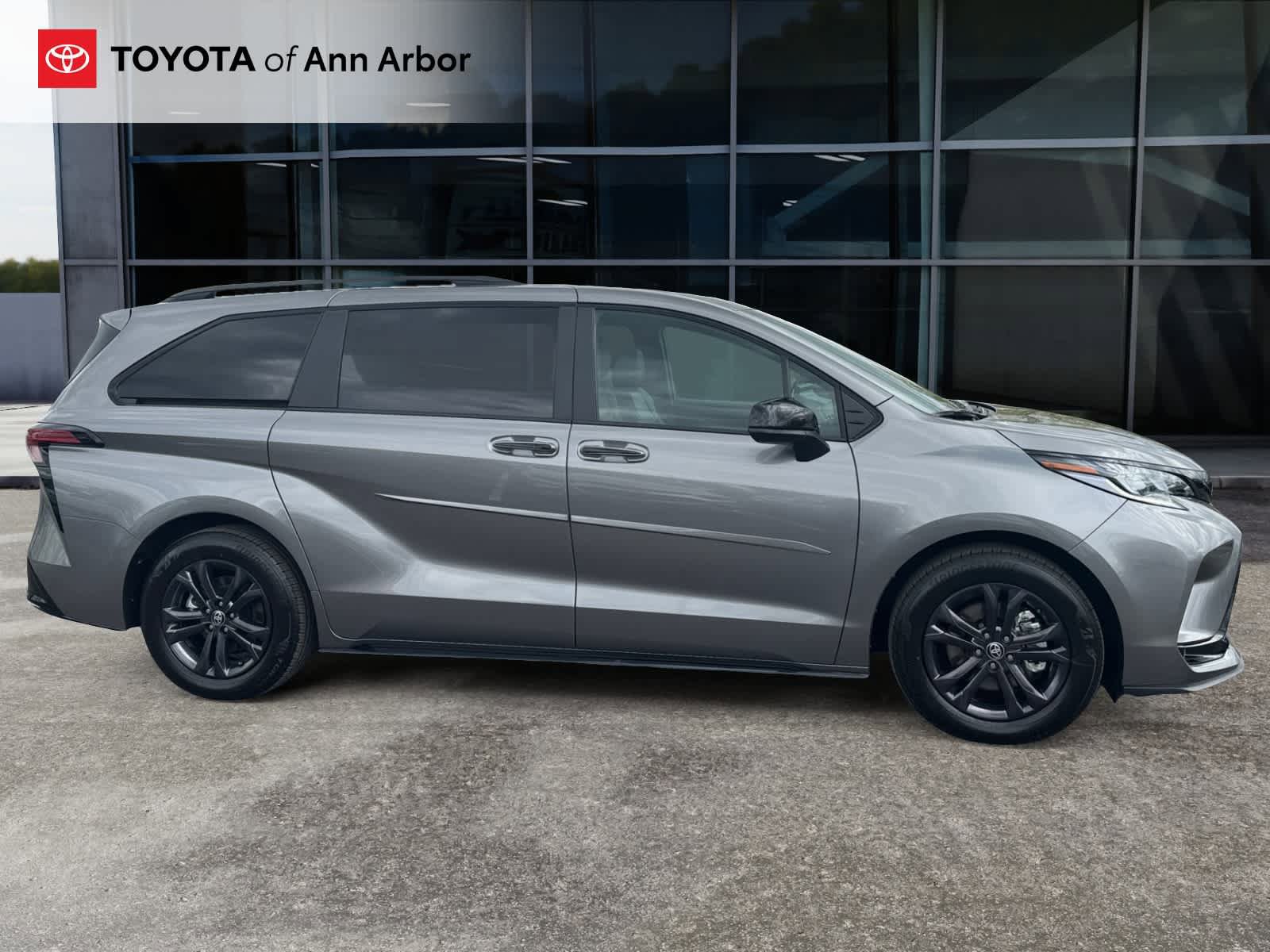 Used 2026 Toyota Sienna XSE AWD/4WD image 13