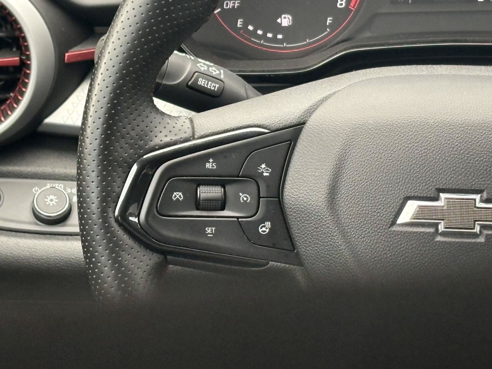 Used 2025 Chevrolet Trax RS w/ Driver Confidence Package FWD image 27