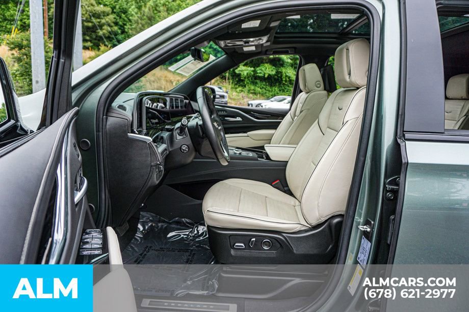 Used 2024 Cadillac Escalade Sport w/ LPO, ONYX Package AWD/4WD image 22