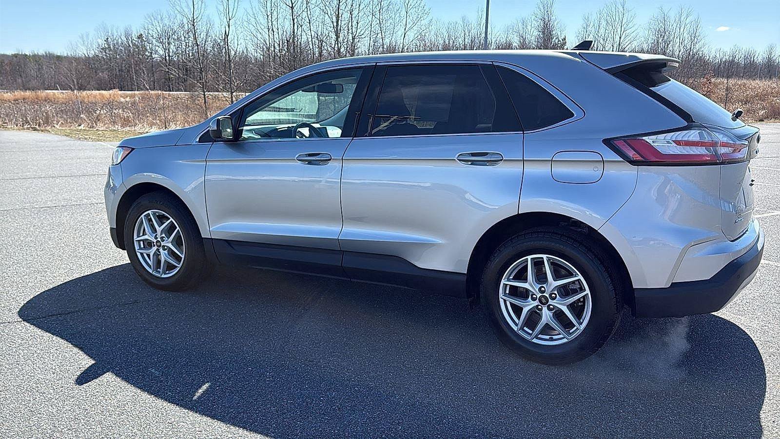 Used 2024 Ford Edge SEL AWD/4WD image 11