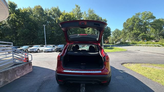 Used 2018 Nissan Rogue Sport SV w/ SV All-Weather Package AWD/4WD image 14