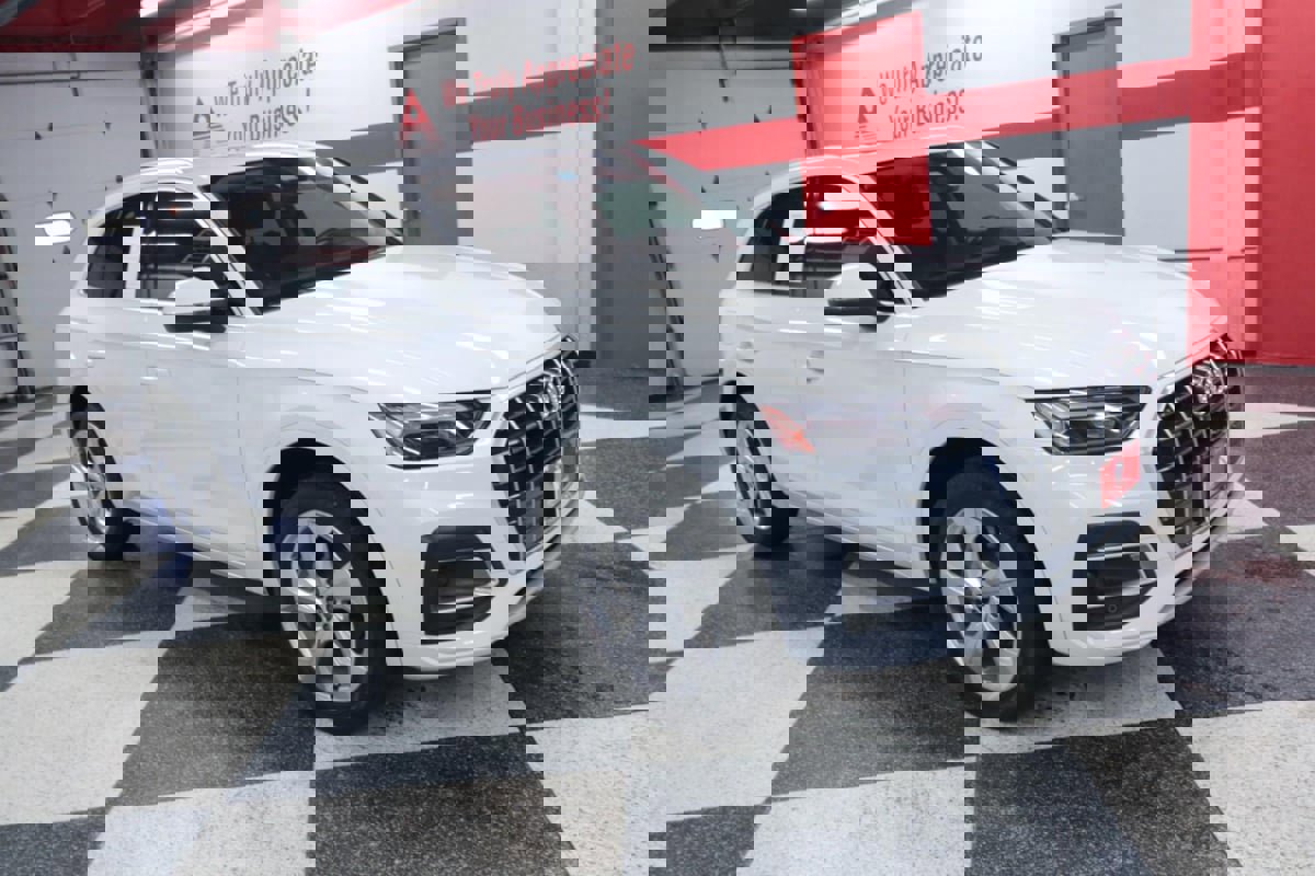 Used 2021 Audi Q5 Premium Plus w/ Premium Plus Package image 3