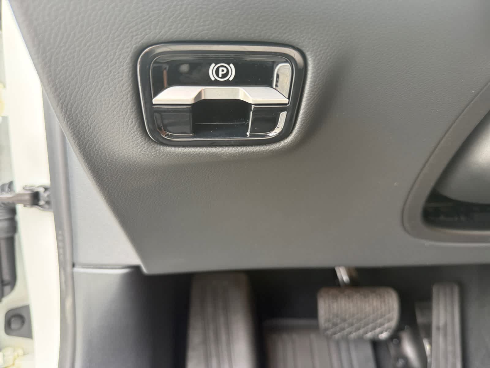 Used 2026 Mercedes-Benz E 350 4MATIC Sedan image 26