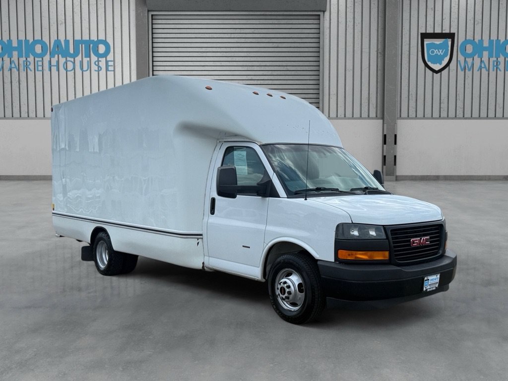 Used 2018 GMC Savana 3500 w/ Driver Convenience Package RWD image 3