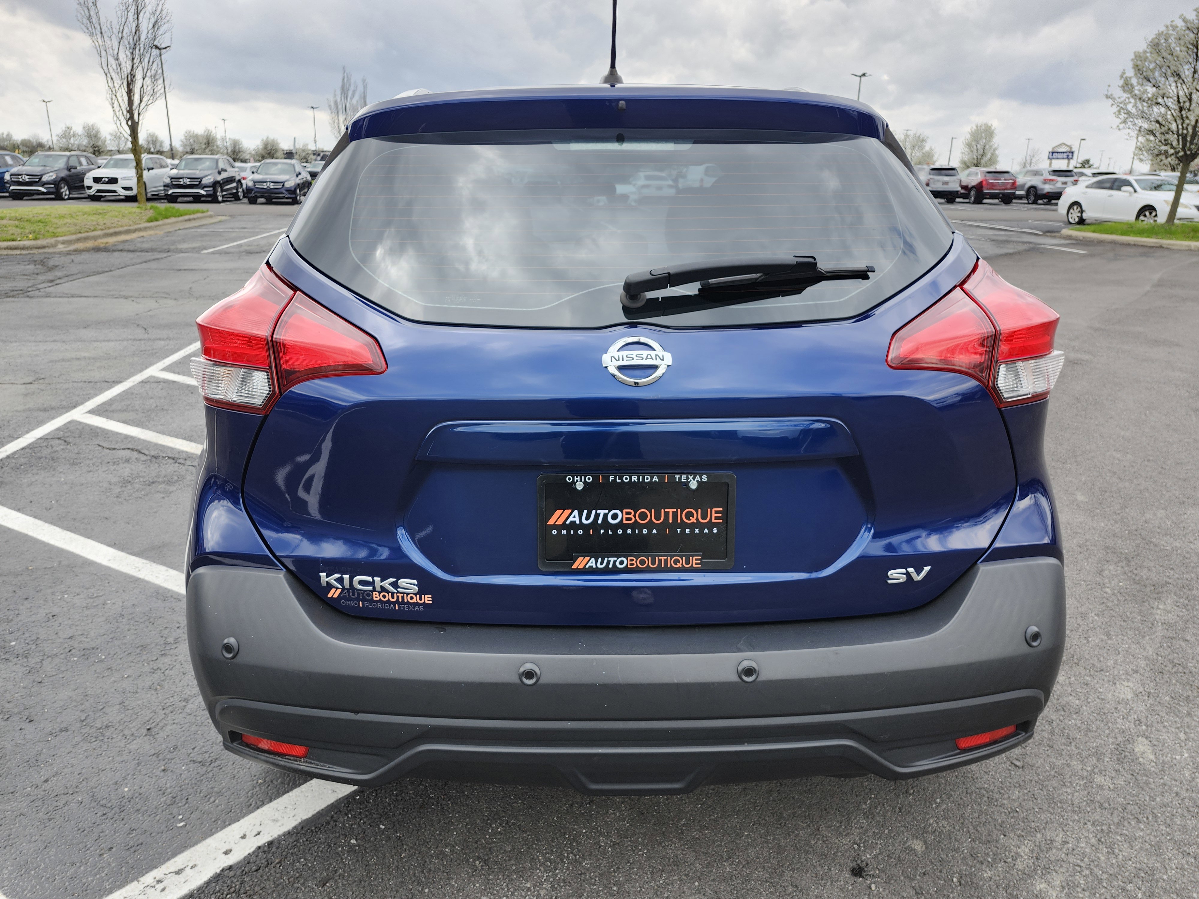 Used 2020 Nissan Kicks SV FWD image 14