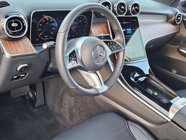 Used 2025 Mercedes-Benz GLC 300 image 10