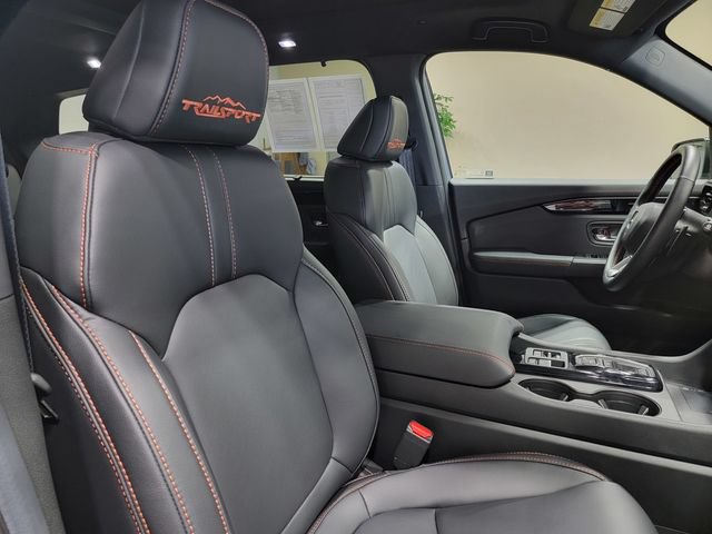 Certified 2025 Honda Pilot TrailSport image 16