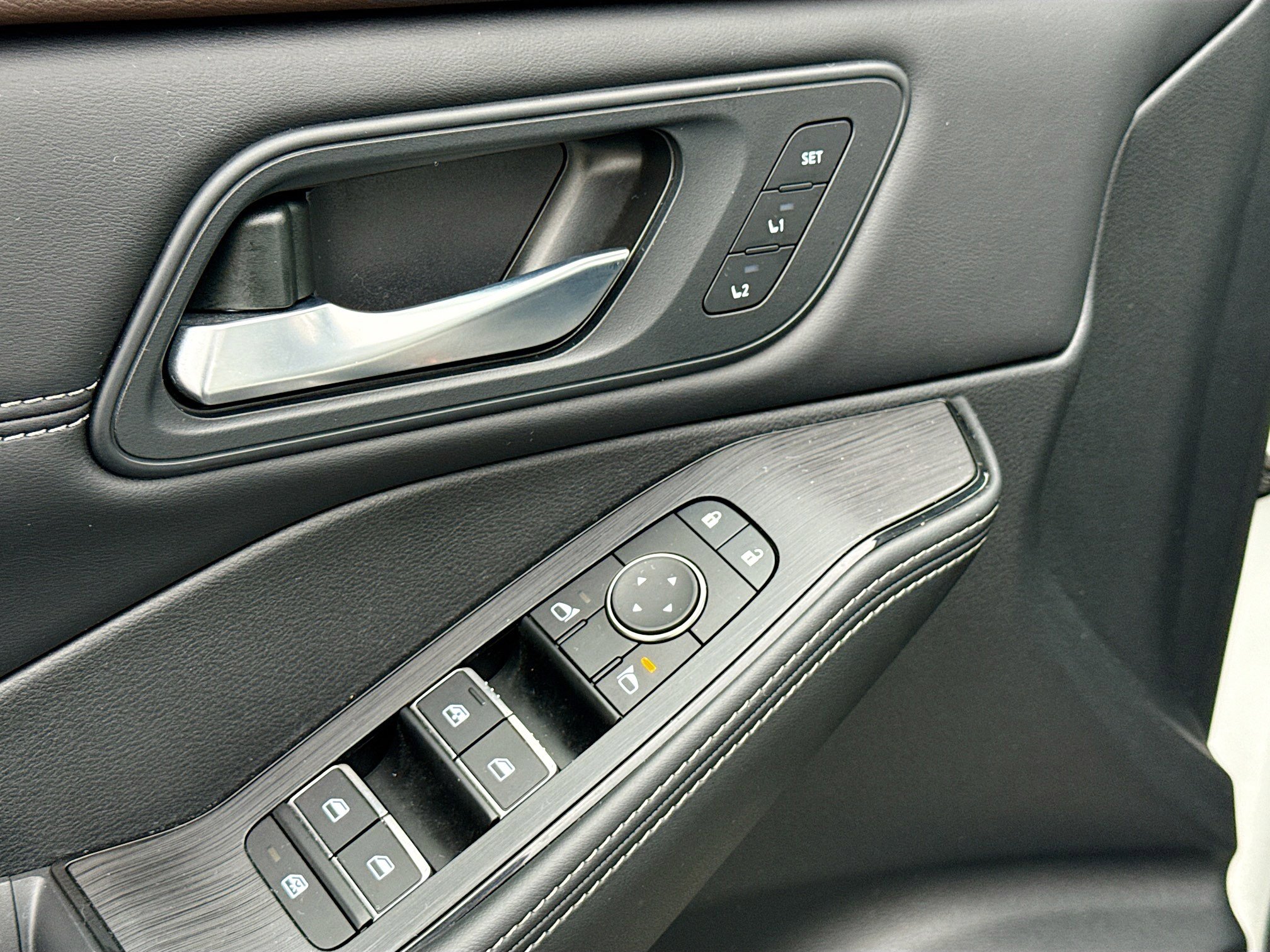 Certified 2023 Nissan Rogue SL w/ SL Premium Package image 8