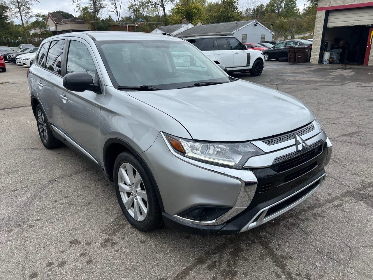 Used 2020 Mitsubishi Outlander ES image 4