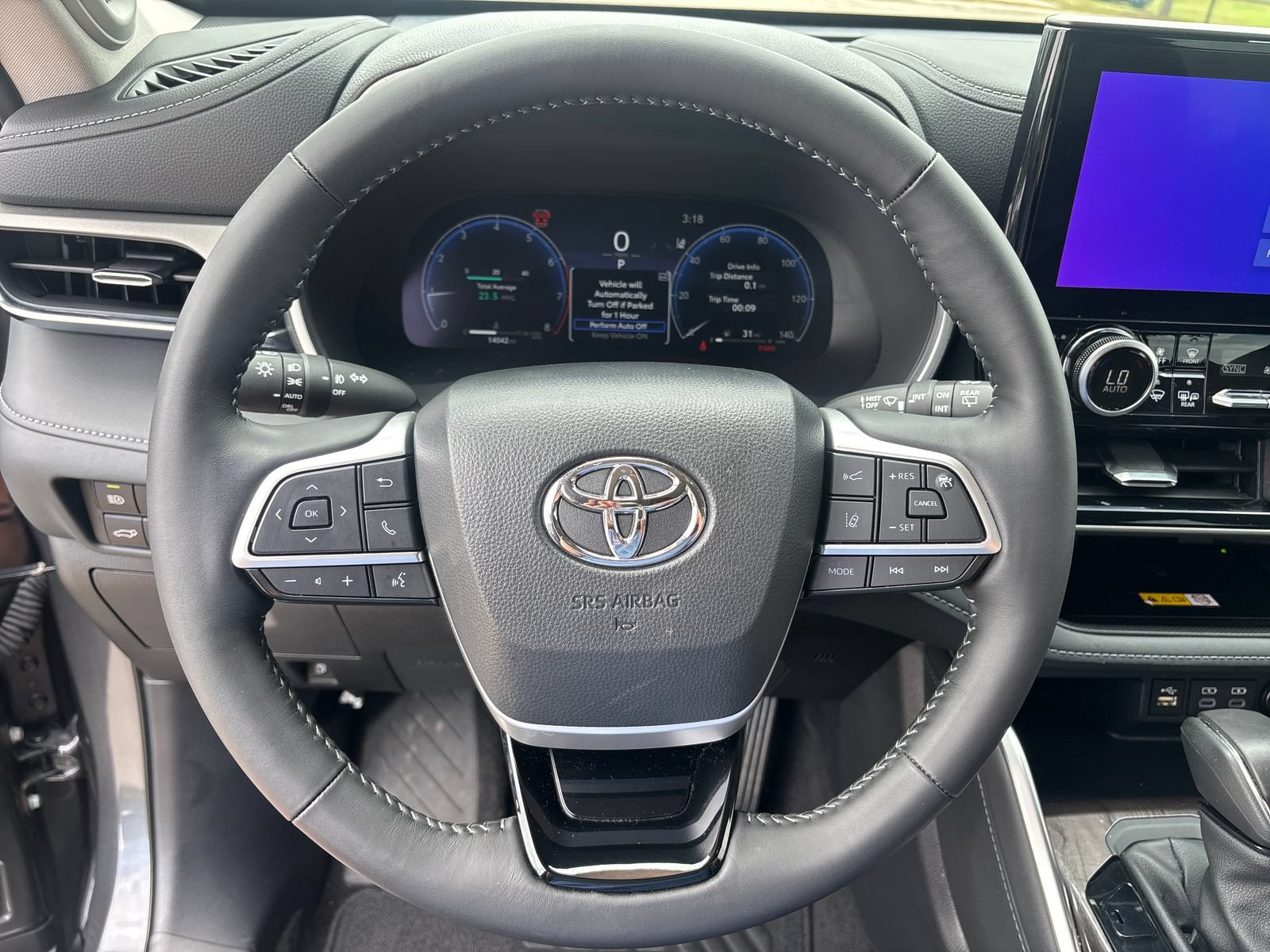 Used 2025 Toyota Highlander Limited FWD image 20