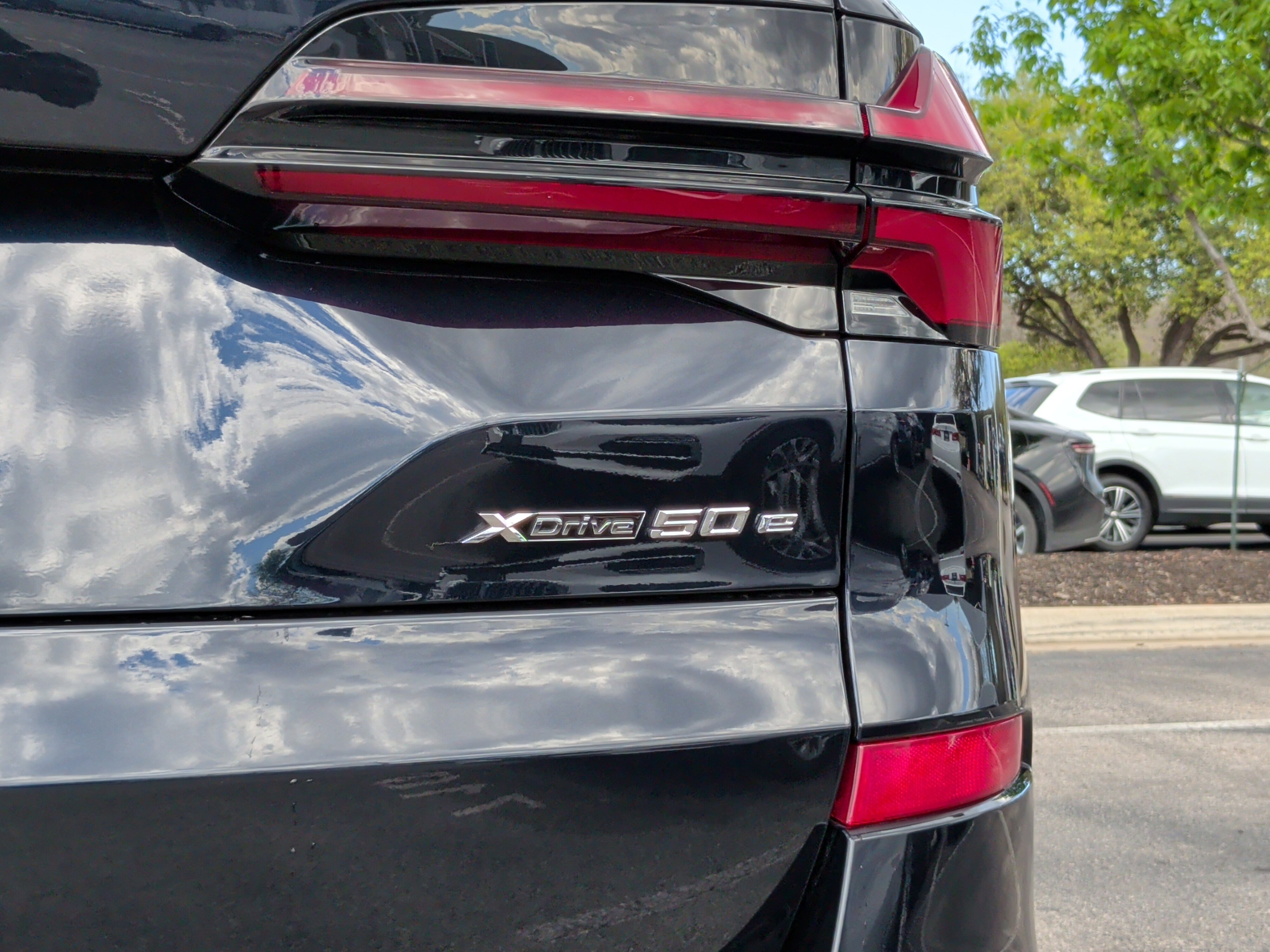 Certified 2025 BMW X5 xDrive50e w/ M Sport Package image 12