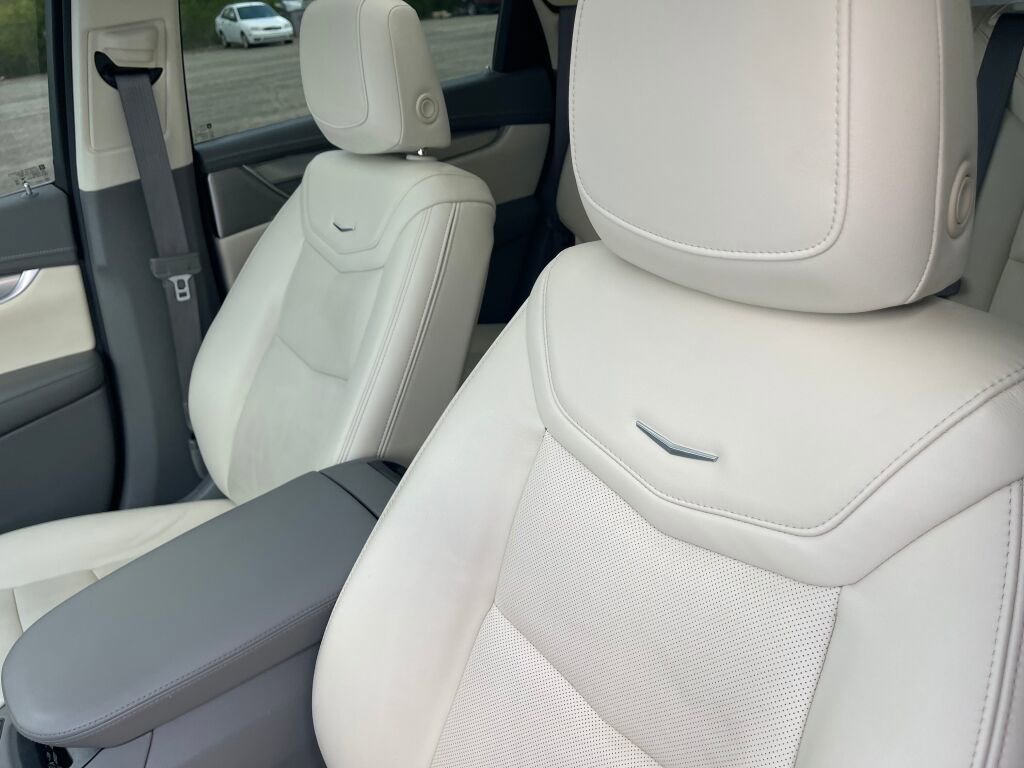 Used 2021 Cadillac XT5 Premium Luxury AWD/4WD image 6