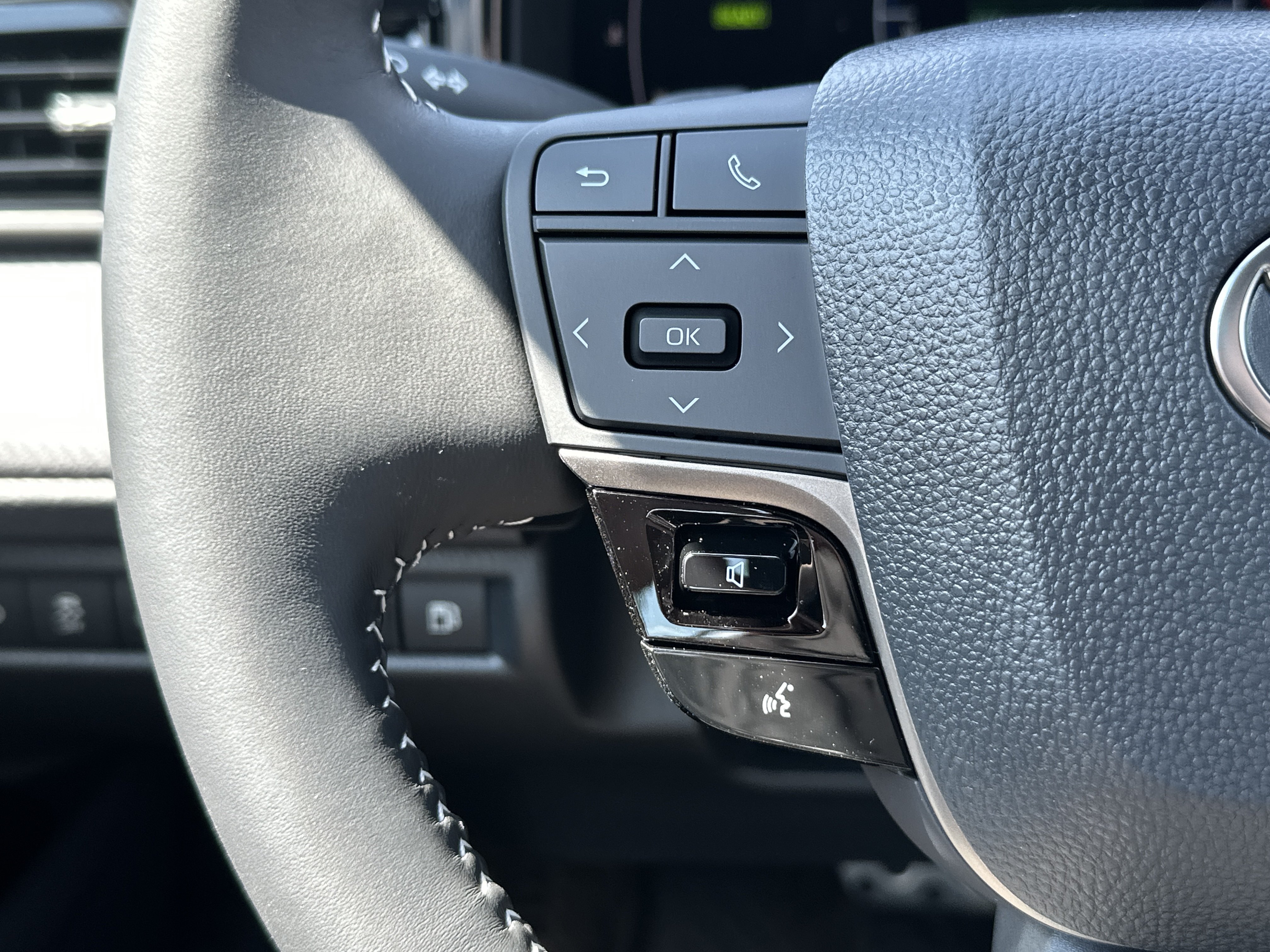 New 2026 Toyota Camry SE w/ Multimedia Upgrade Package FWD image 18