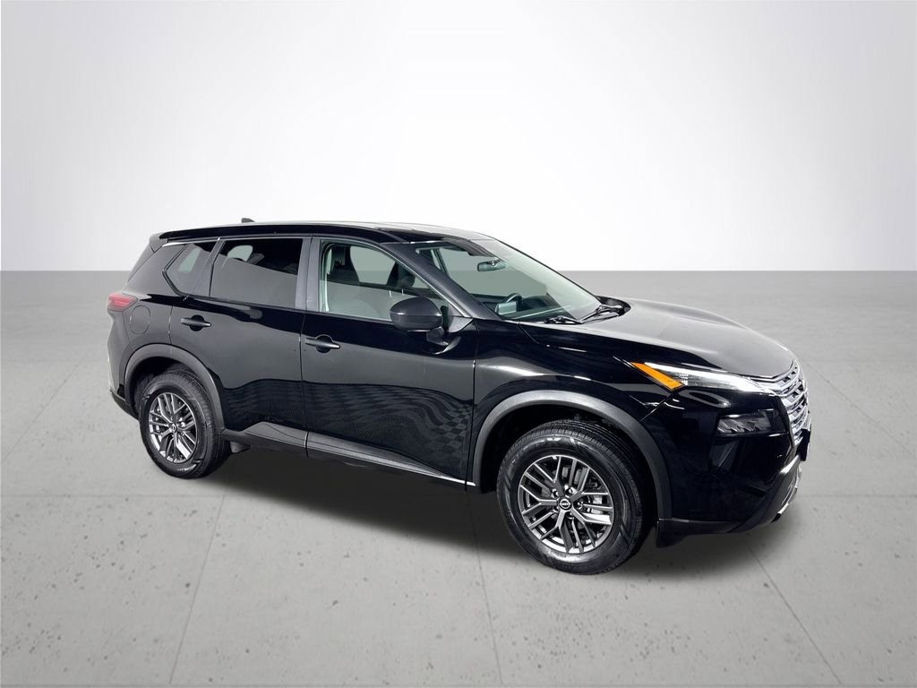 Used 2024 Nissan Rogue S image 4