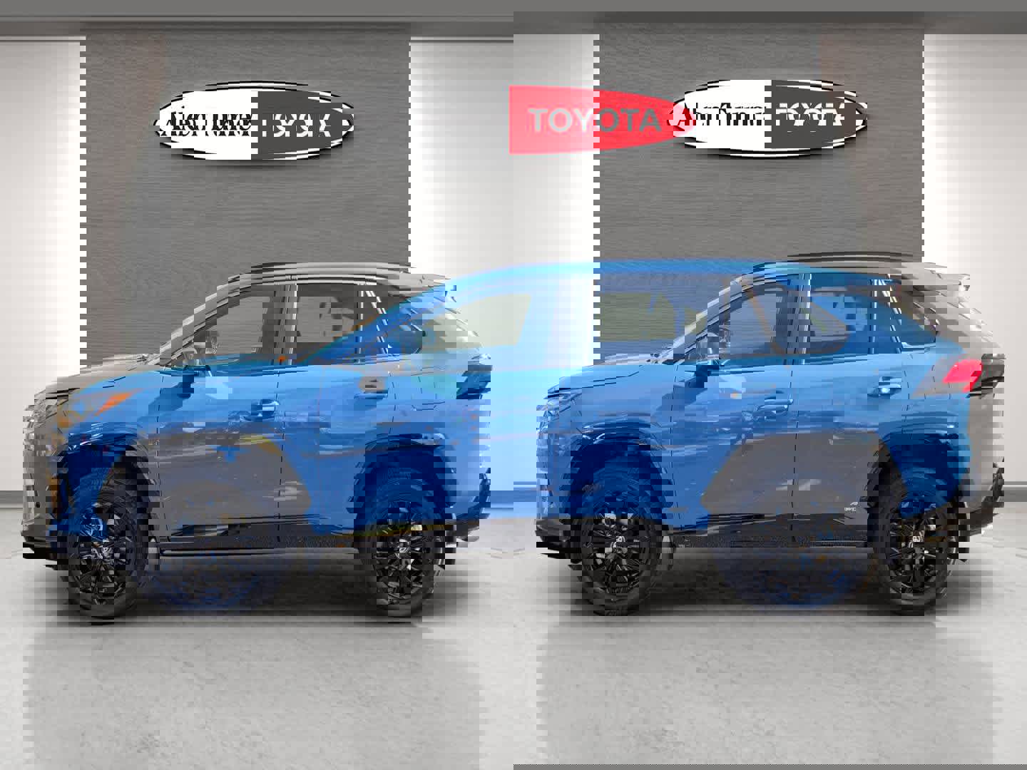 Used 2025 Toyota RAV4 SE image 10