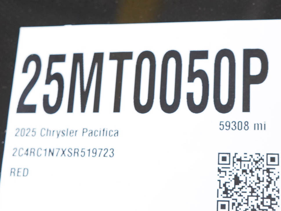 Used 2025 Chrysler Pacifica Pinnacle FWD image 32