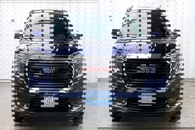 Certified 2022 GMC Terrain SLE w/ Driver Convenience Package image 3