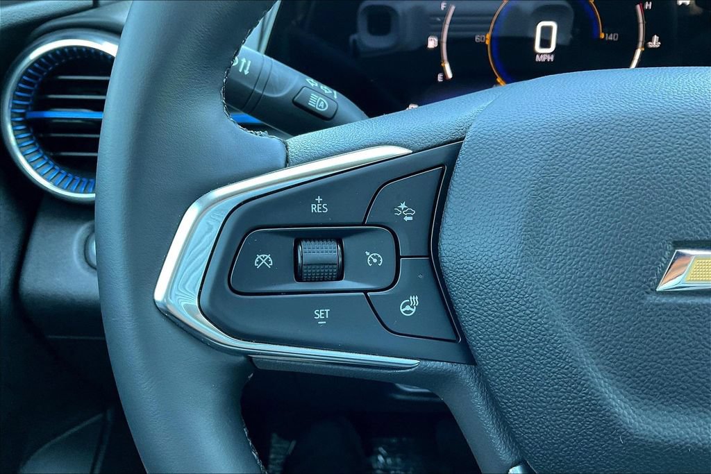 Used 2025 Chevrolet Trax LT w/ Sunroof Package FWD image 10