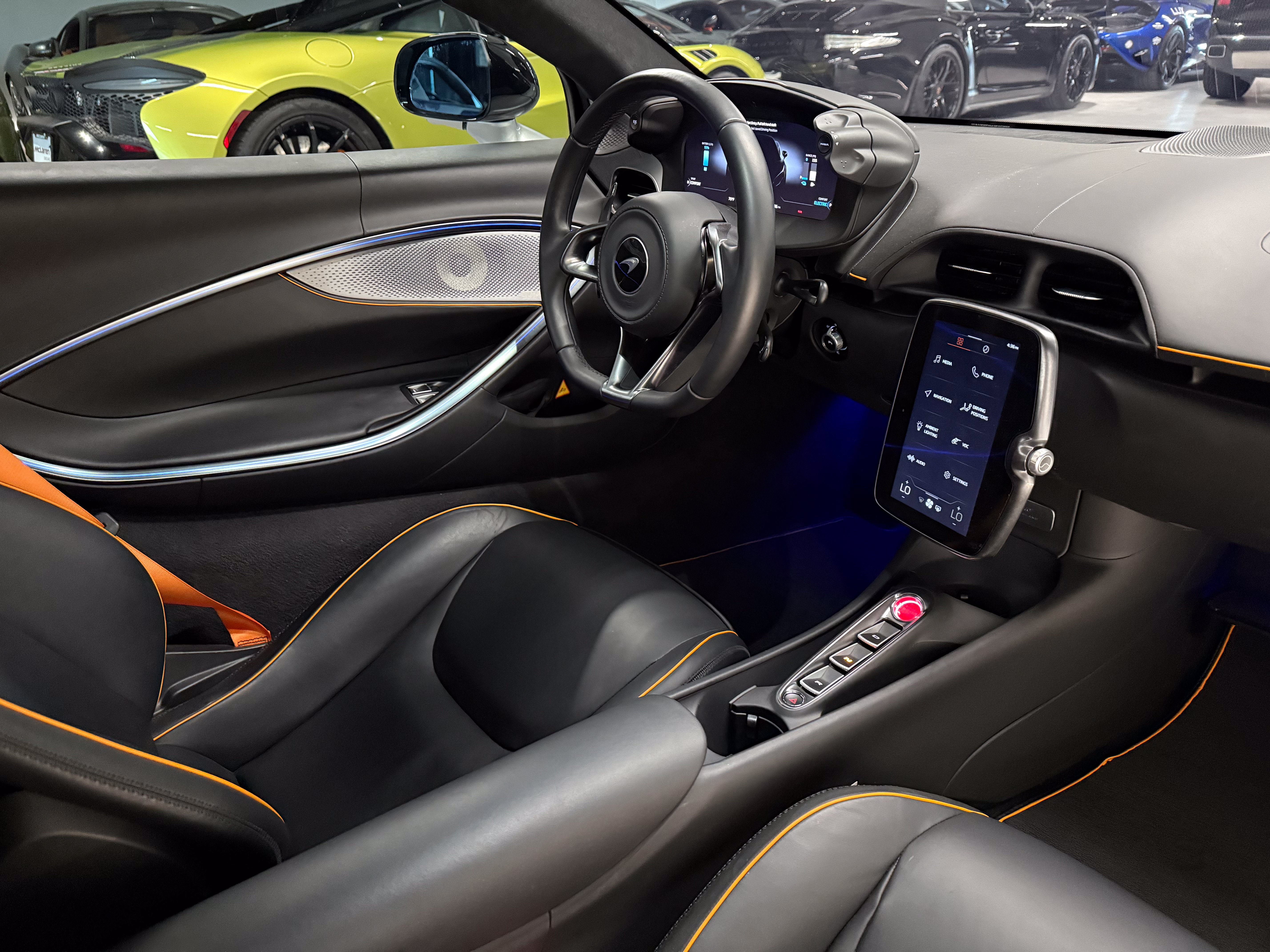 Used 2023 McLaren Artura RWD image 20