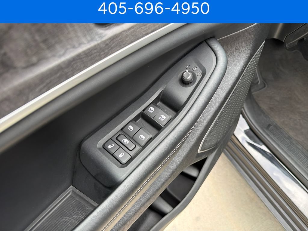 Used 2022 Jeep Grand Cherokee L Limited RWD image 14