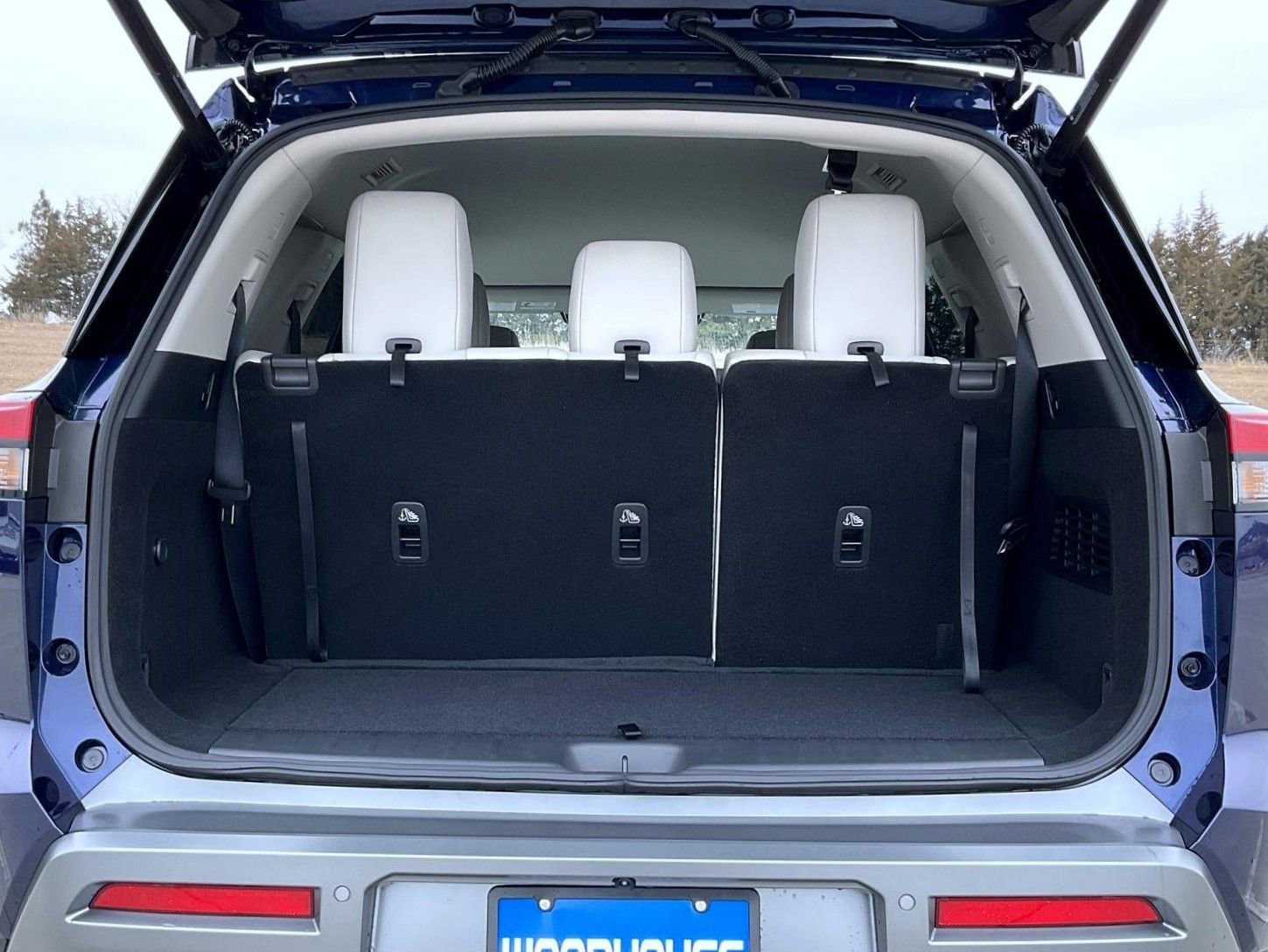 New 2026 Nissan Pathfinder SL image 9