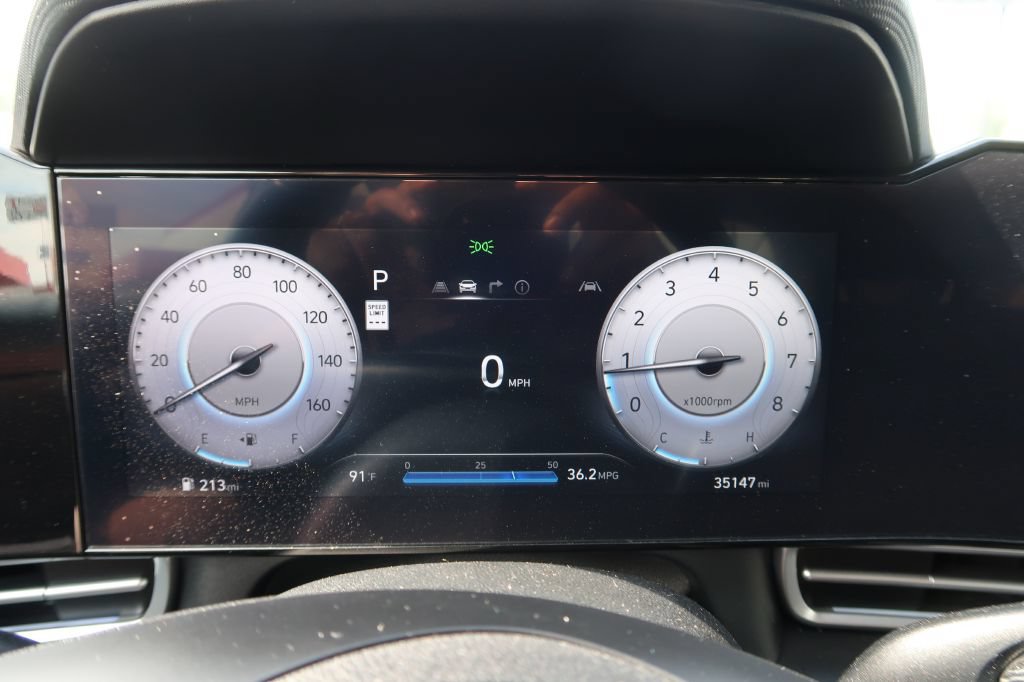 Used 2025 Hyundai Elantra Limited FWD image 13