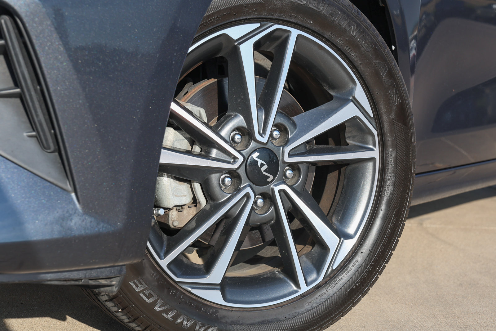 Used 2023 Kia Forte LXS w/ LXS Technology Package FWD image 12