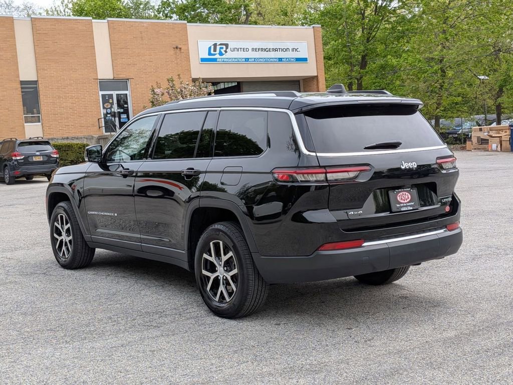 Used 2023 Jeep Grand Cherokee L Limited AWD/4WD image 9