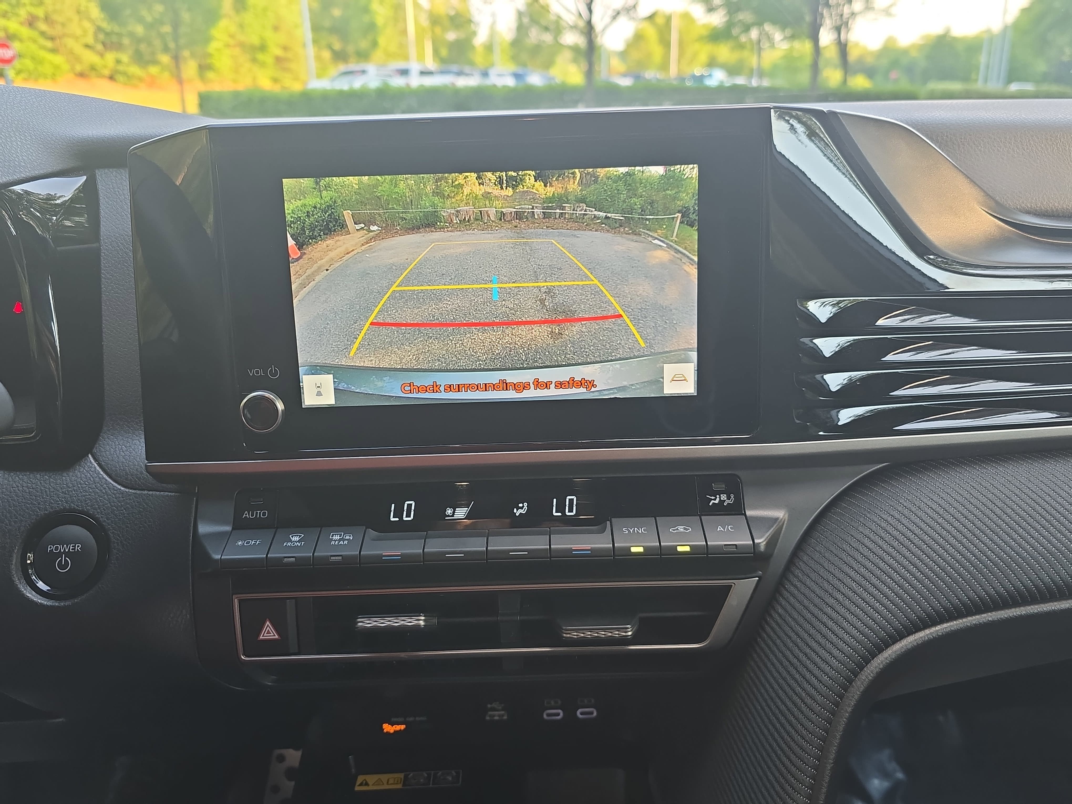 Used 2025 Toyota Camry SE w/ Convenience Package FWD image 22