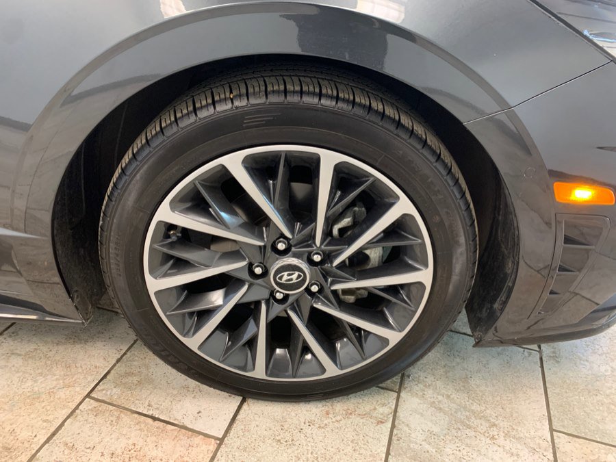Used 2023 Hyundai Sonata Limited w/ Cargo Package FWD image 9