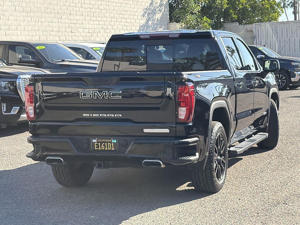 Used 2022 GMC Sierra 1500 Elevation w/ Elevation Premium Package AWD/4WD image 5