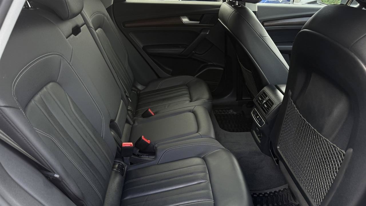 Used 2023 Audi Q5 2.0T Premium Plus w/ Premium Plus Package AWD/4WD image 36