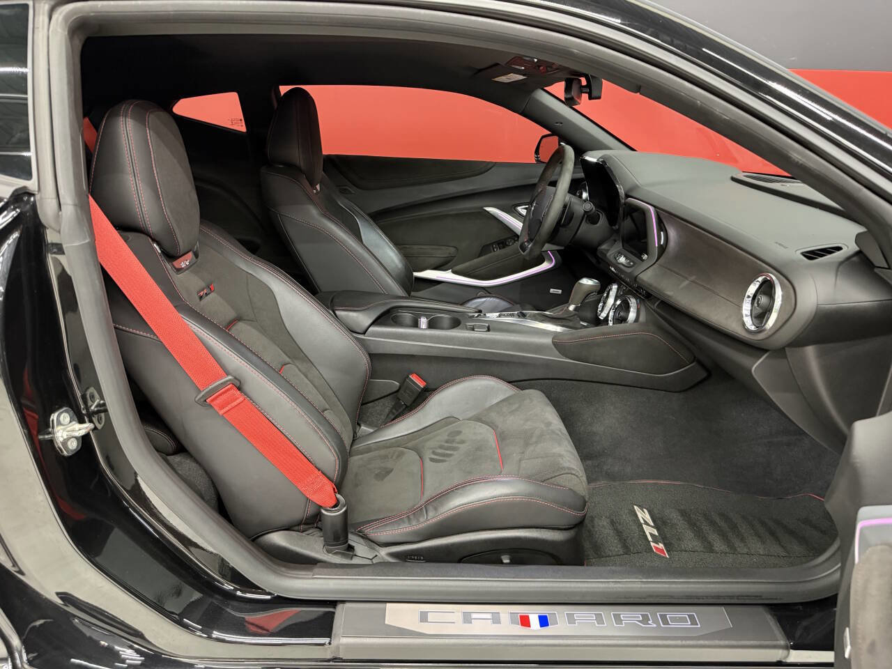 Used 2018 Chevrolet Camaro ZL1 image 40