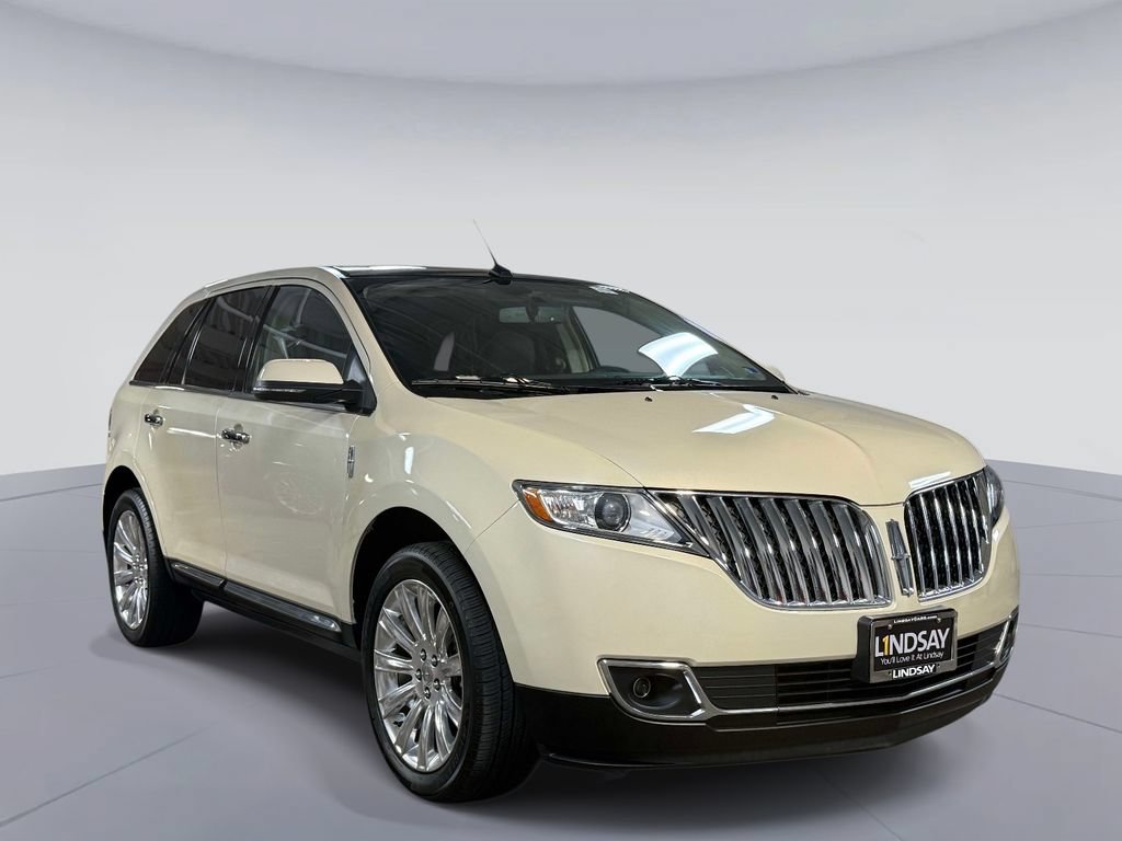 Used 2014 Lincoln MKX AWD w/ Equipment Group 102A image 9