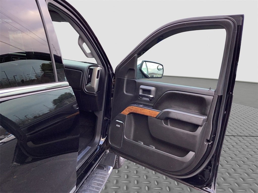 Used 2017 Chevrolet Silverado 1500 High Country image 17