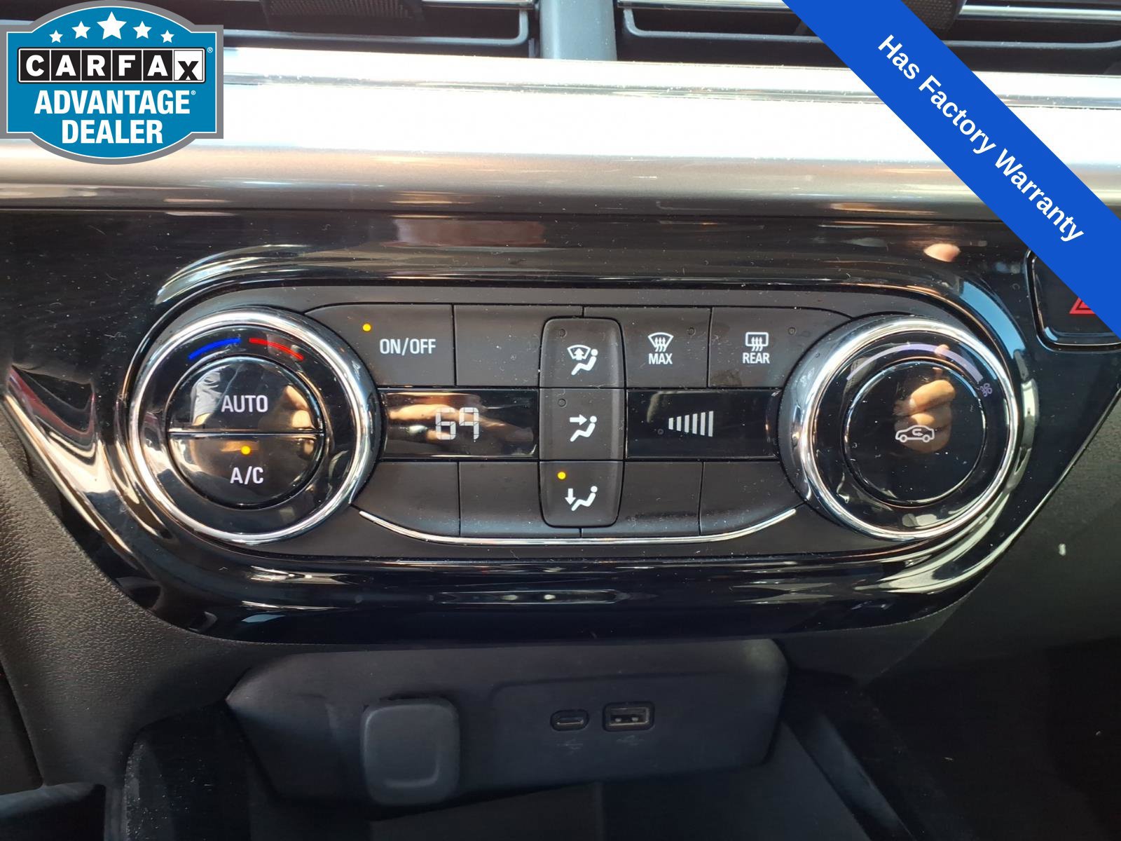 Used 2025 Chevrolet Trax LT FWD image 19