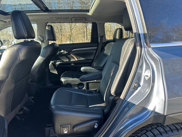 Used 2018 Toyota Highlander Limited Platinum image 14