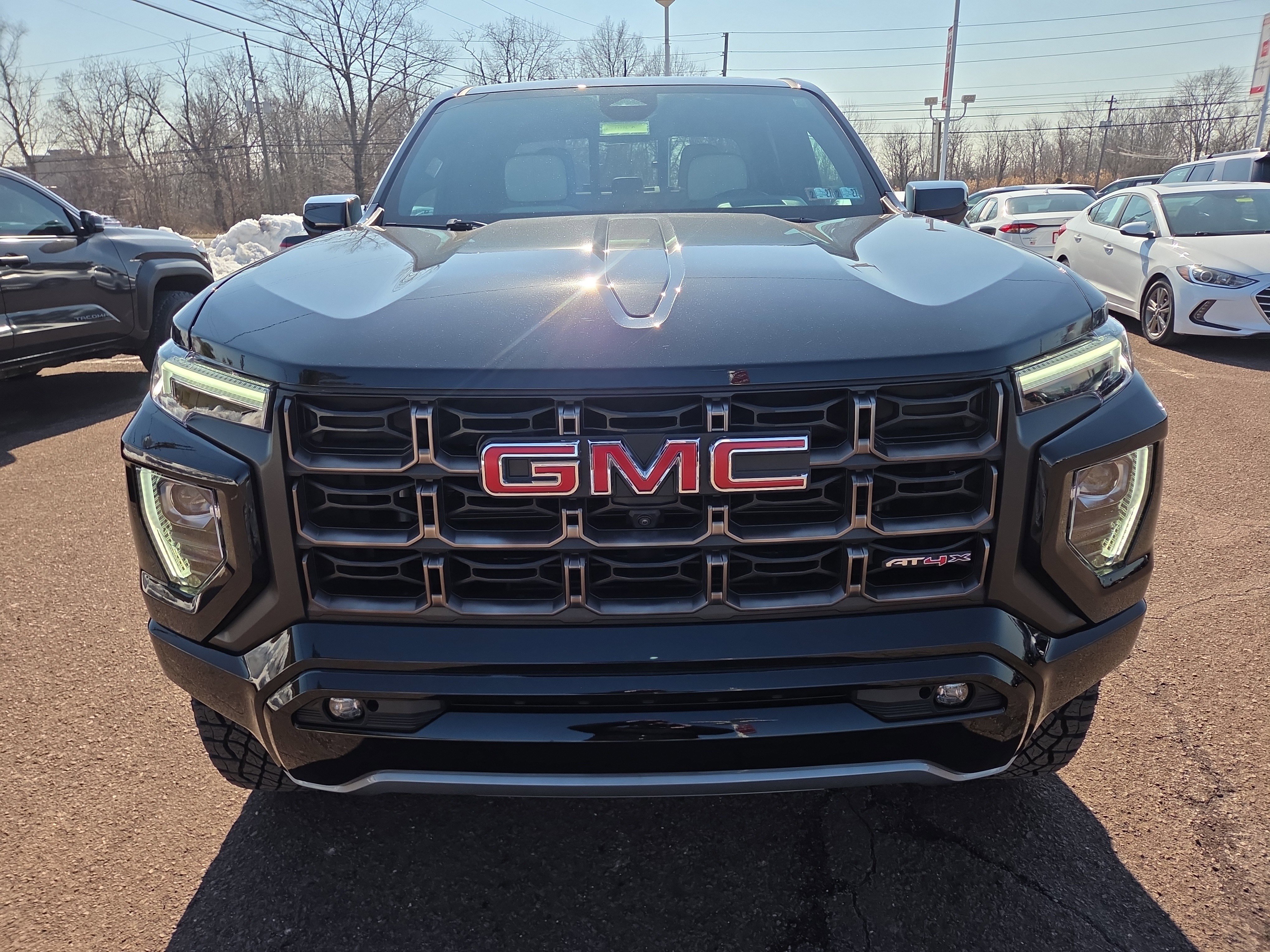 Used 2024 GMC Canyon AT4X image 8