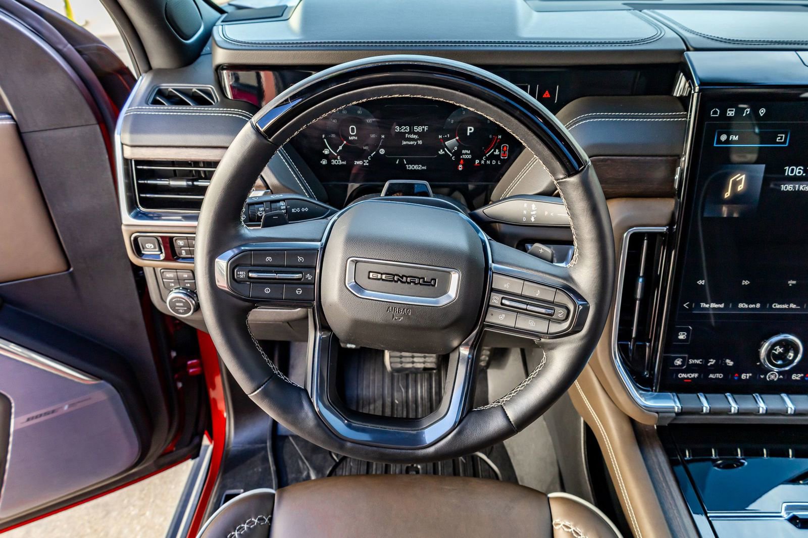 Used 2025 GMC Yukon Denali Ultimate image 19